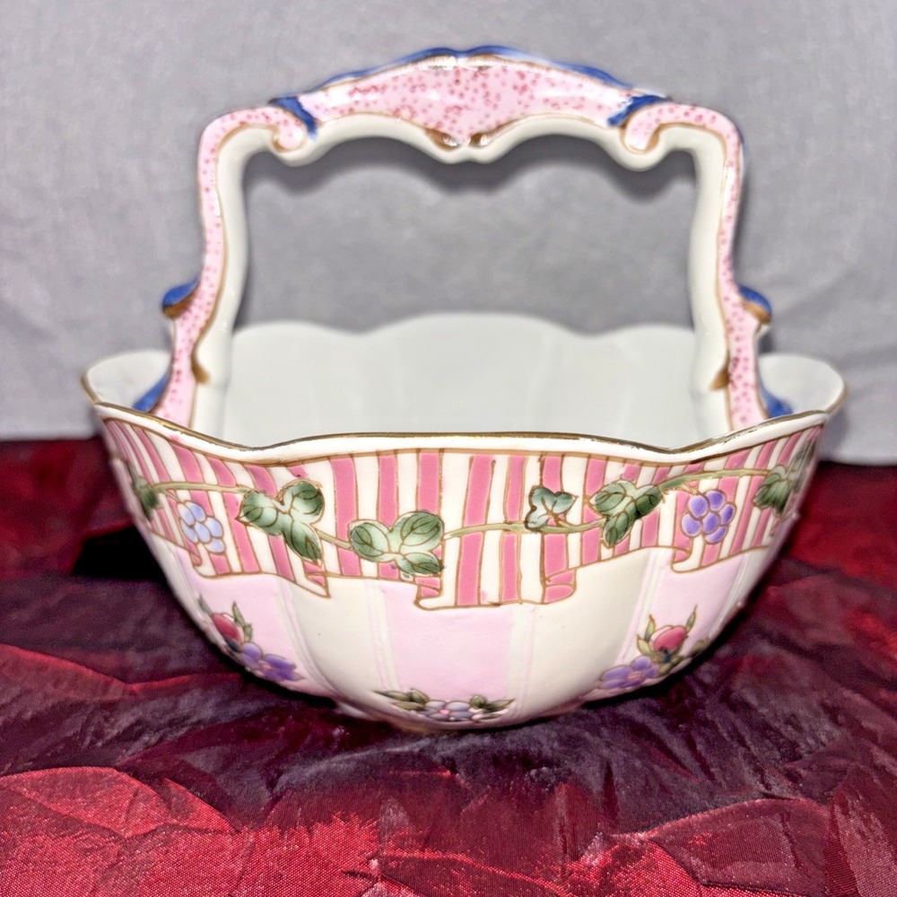 Vintage F.‎ Atkins Inc DAYDREAM  Ceramic BOWL with Top Handle Hand Painted EUC